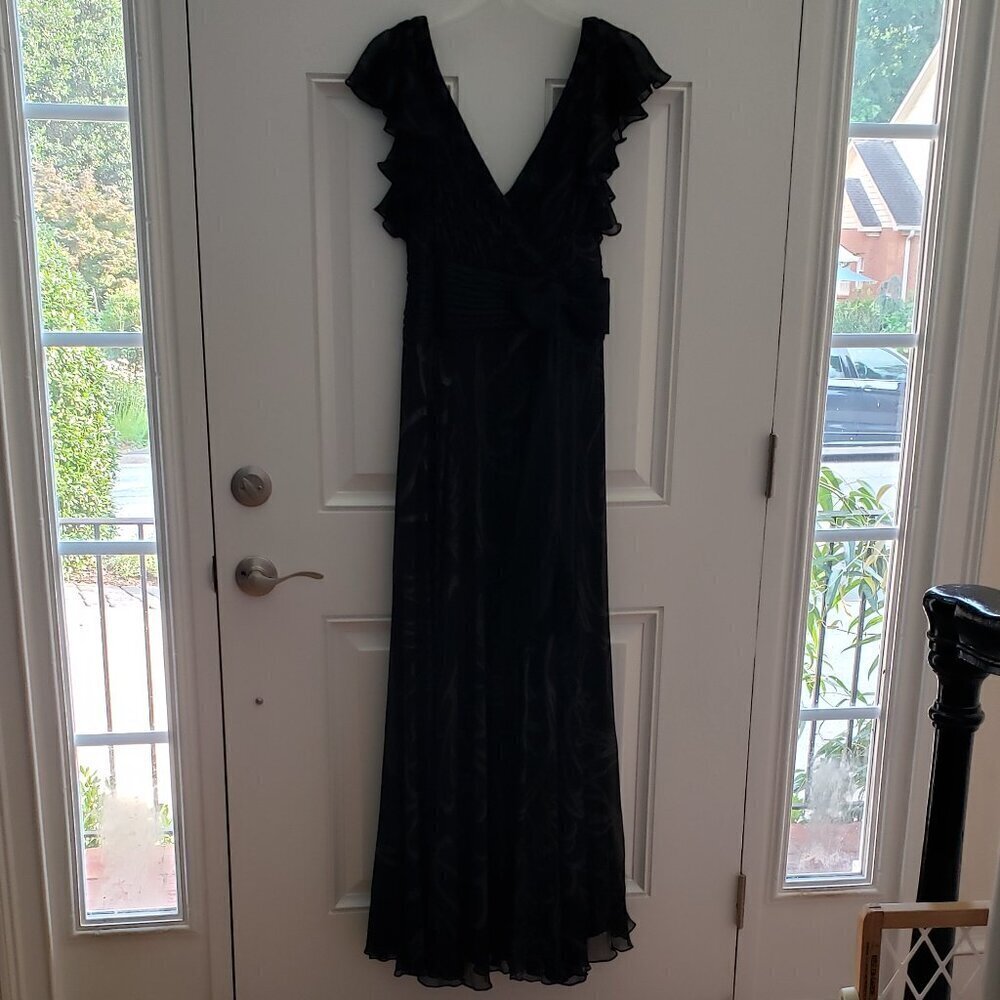 Tadashi - Black and Metallic Lined Silk Gown. Size 6